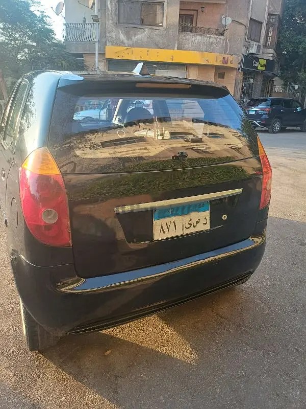 Car image 2